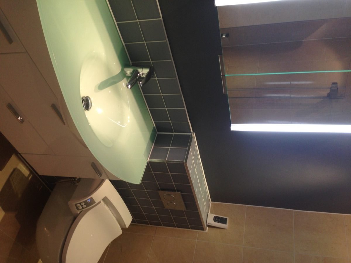 Bathroom Refurbishments refurbishment project, photo 1 by KRAMAN Ltd, London